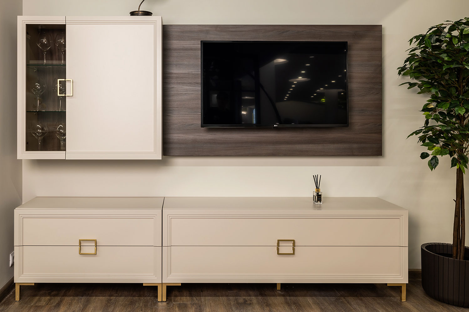 Тумбы под телевизор - изображение №7 "Тумба Дольче под телевизор с выдвижными ящиками"  на www.Angstrem-mebel.ru