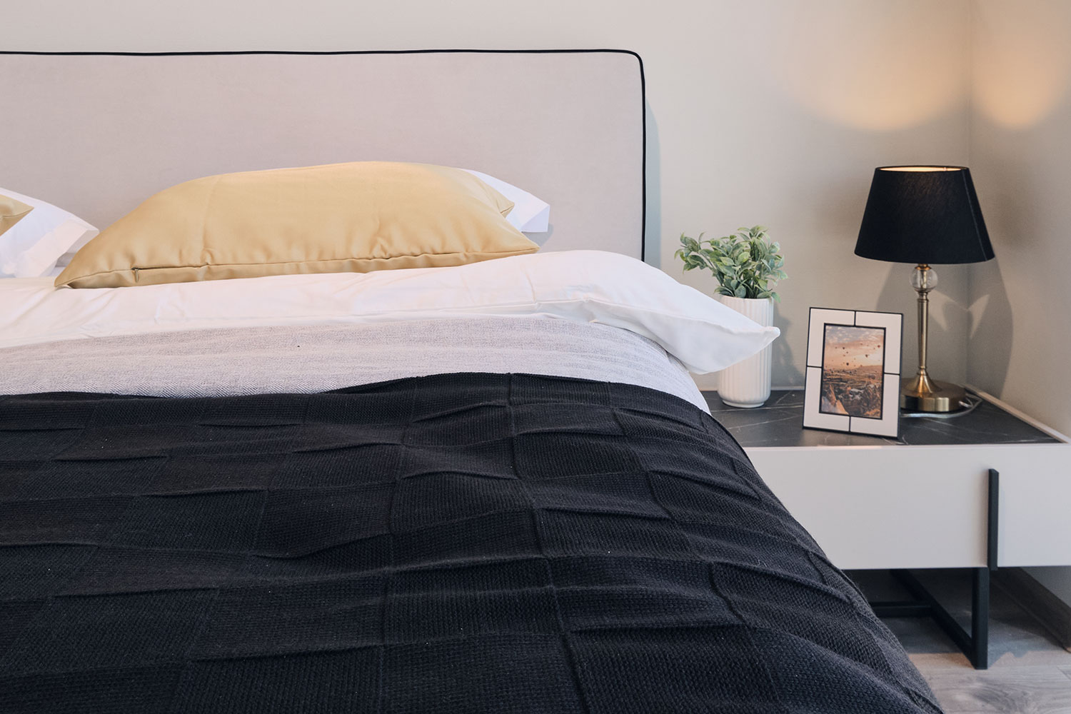 Двуспальные кровати - изображение №10 "Мягкая кровать Малага 160 х 200 см"  на www.Angstrem-mebel.ru