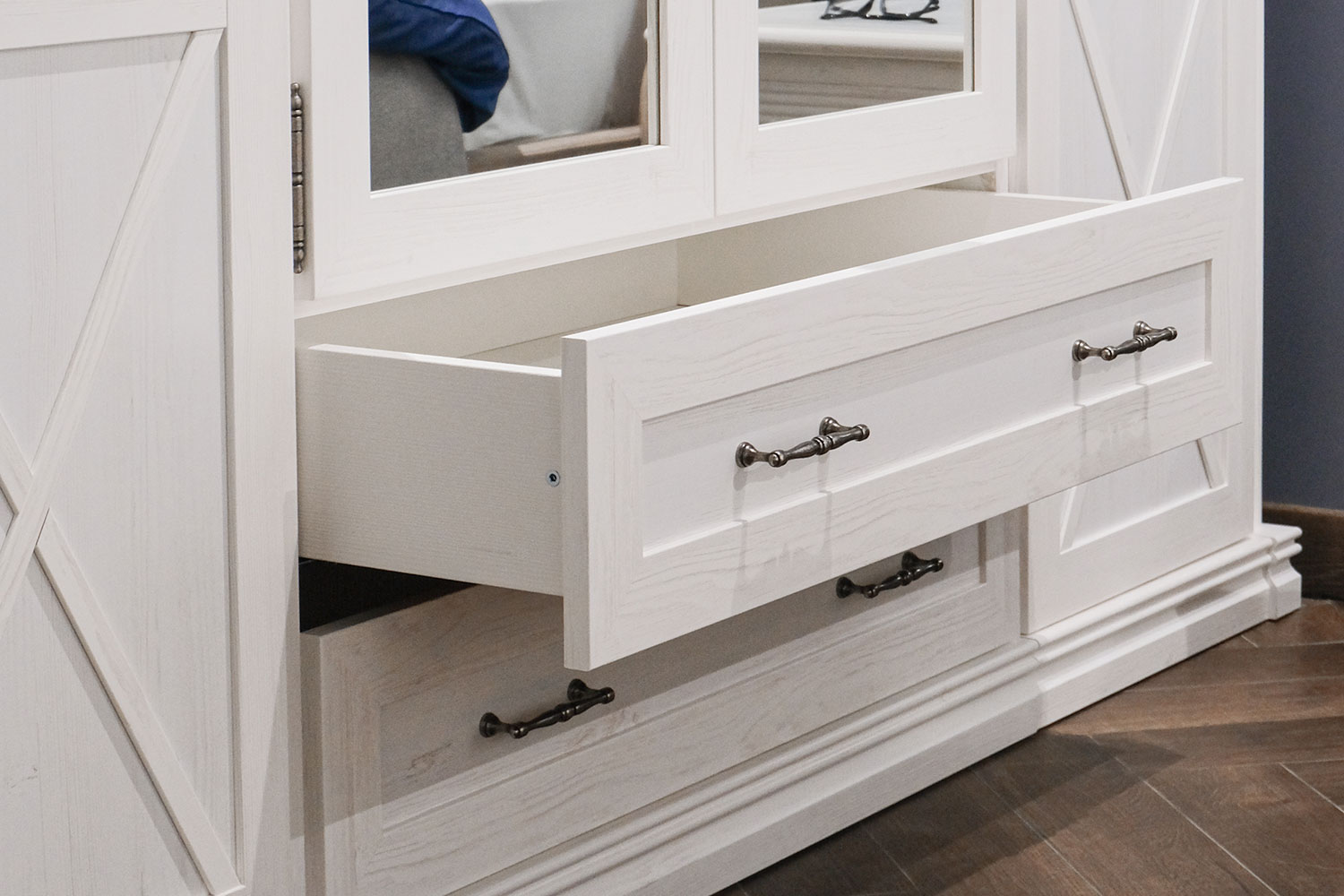 Комбинированные шкафы - изображение №13 "Шкаф Кантри"  на www.Angstrem-mebel.ru