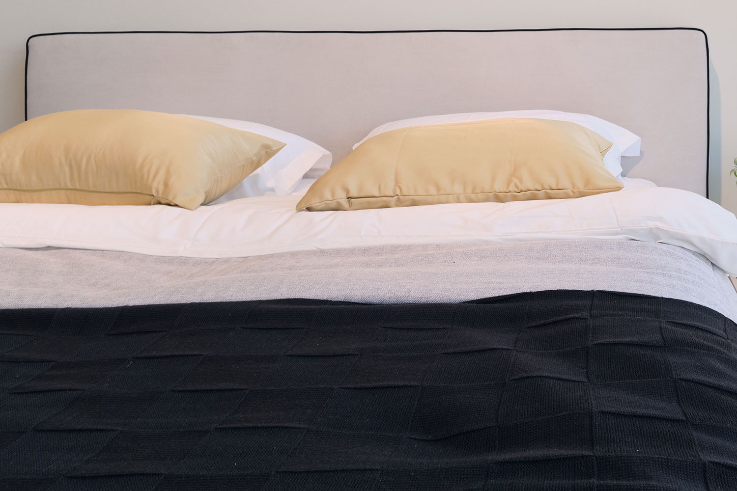 Двуспальные кровати - изображение №9 "Мягкая кровать Малага 160 х 200 см"  на www.Angstrem-mebel.ru