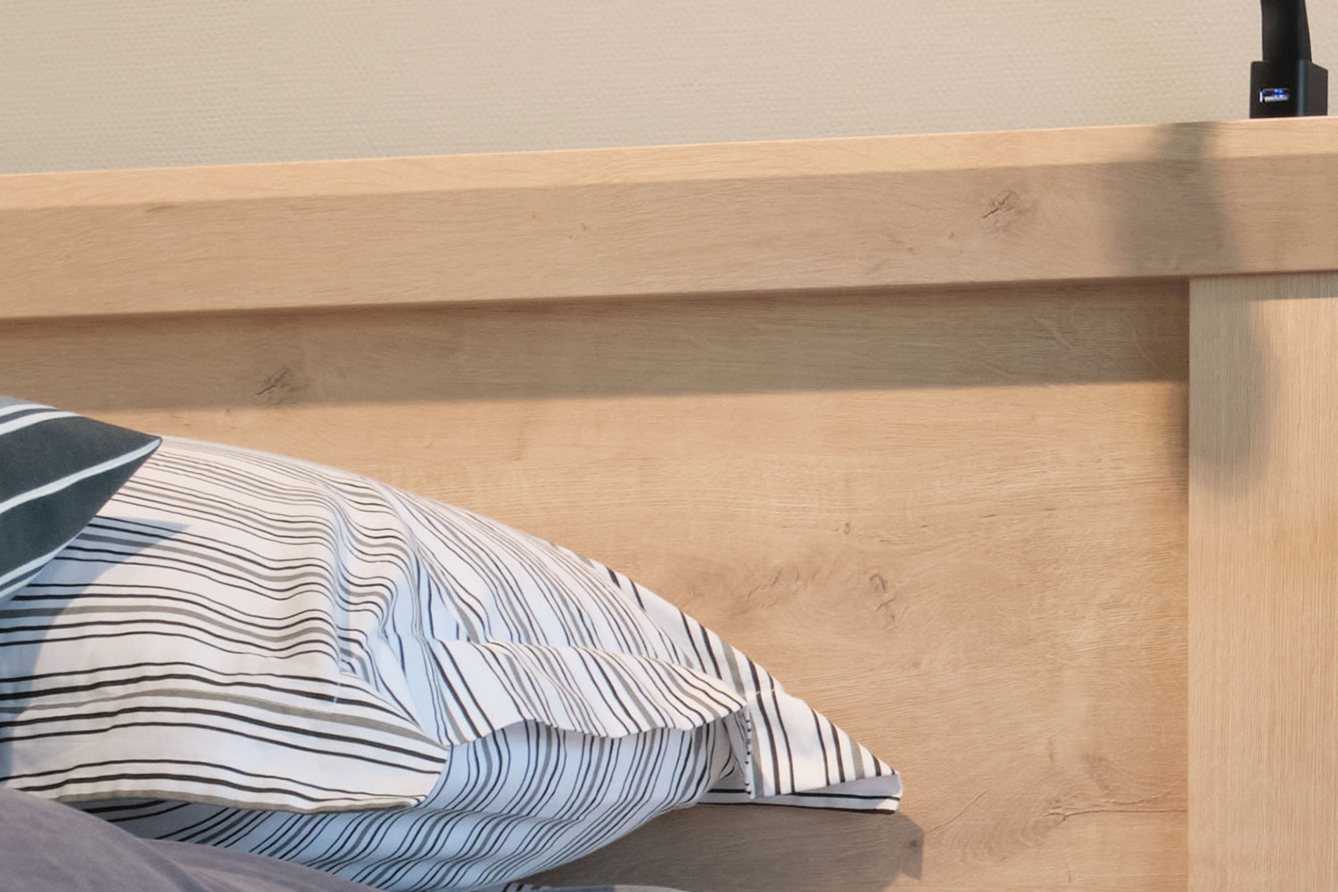 Двуспальные кровати - изображение №13 "Кровать Магнум 180 х 200"  на www.Angstrem-mebel.ru