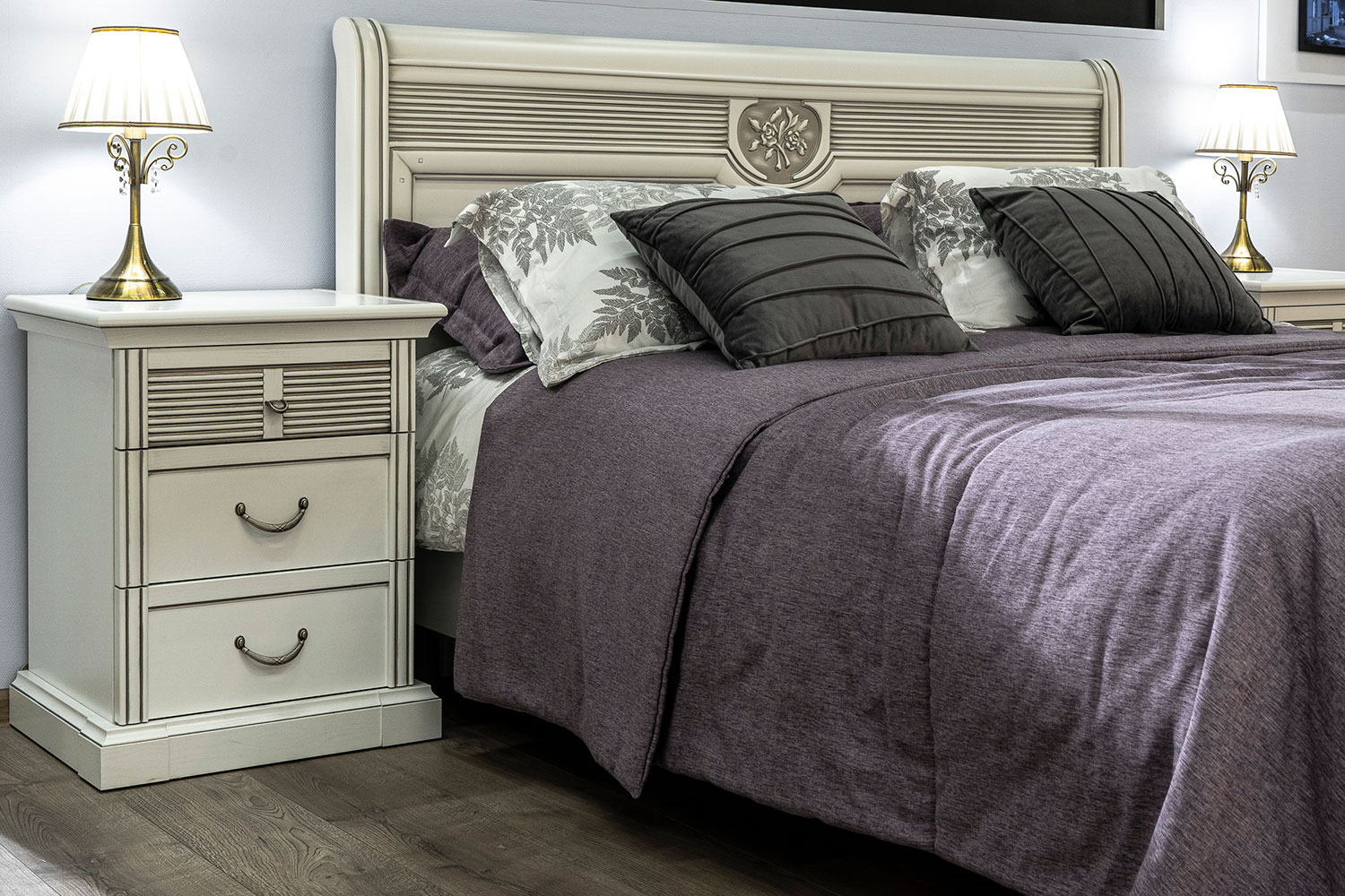 Двуспальные кровати - изображение №8 "Кровать Изотта 160 х 200"  на www.Angstrem-mebel.ru