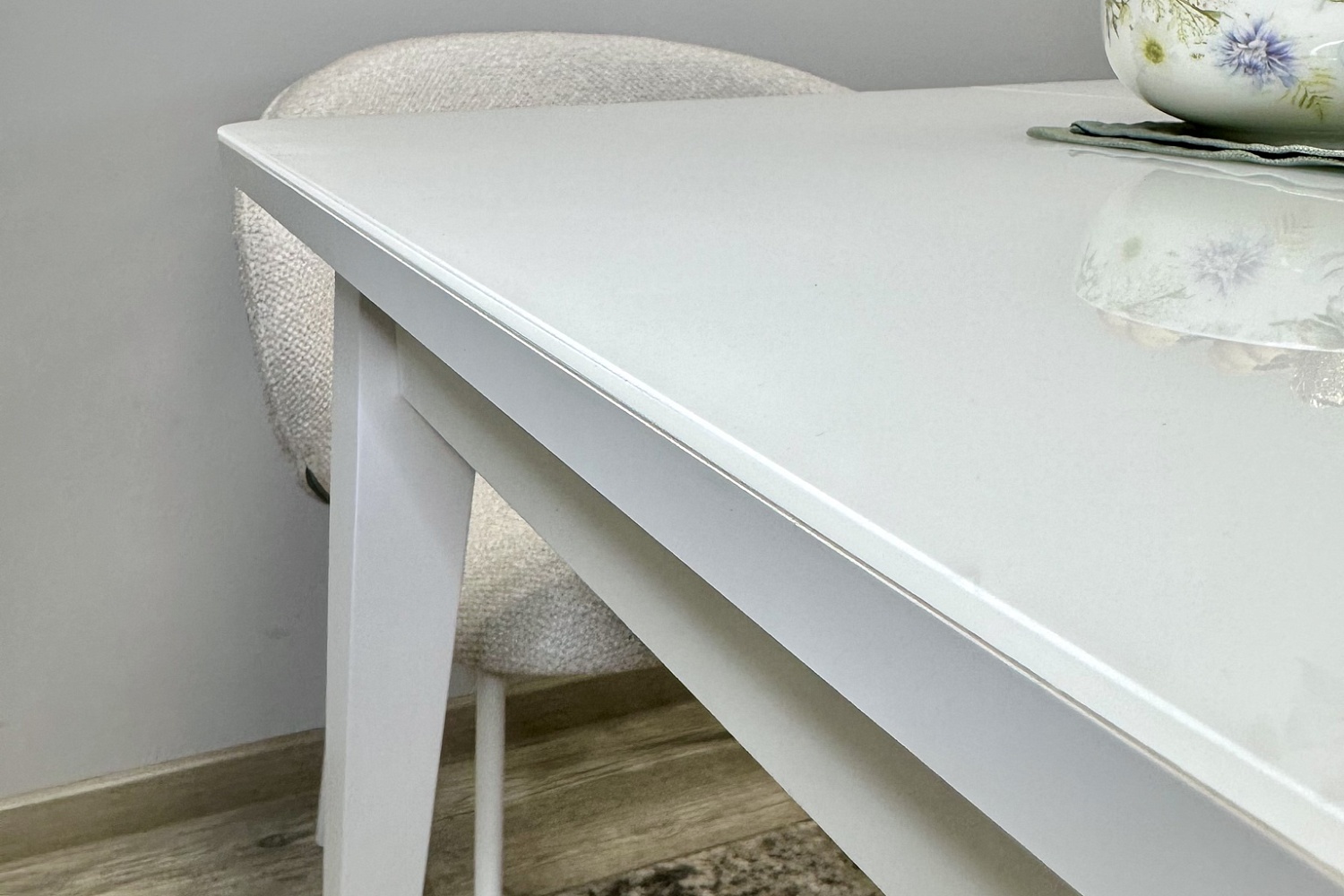 Обеденные столы - изображение №7 "Стол обеденный Орпен опоры белый/столешница белый глянец"  на www.Angstrem-mebel.ru